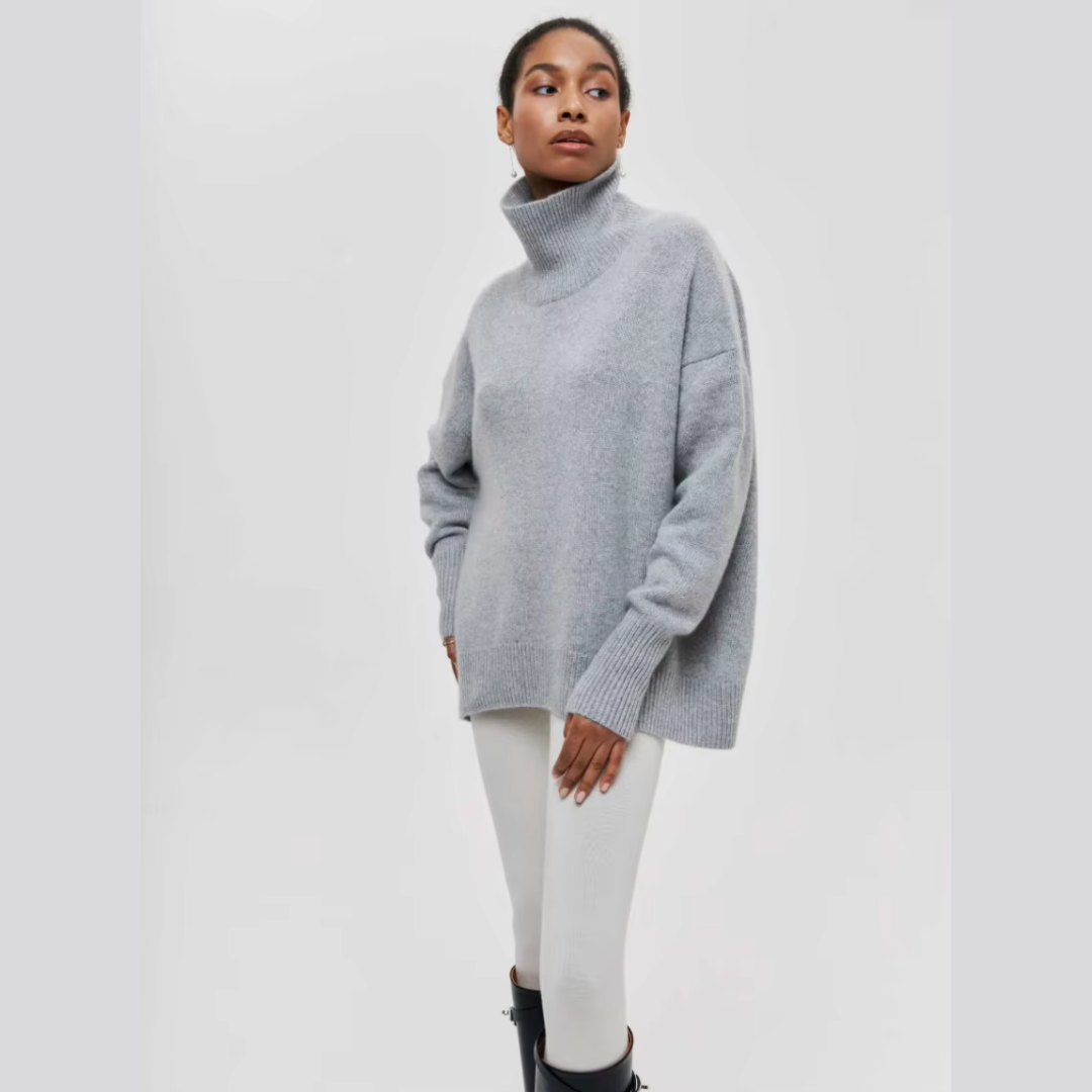 Short-sleeve turtleneck sweater – stylish freshness with a modern touch