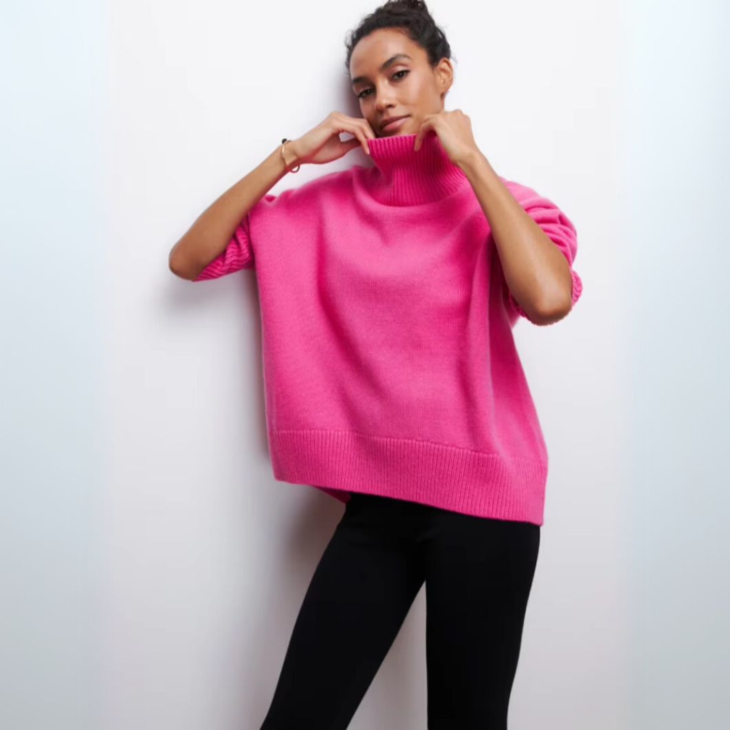 Short-sleeve turtleneck sweater – stylish freshness with a modern touch