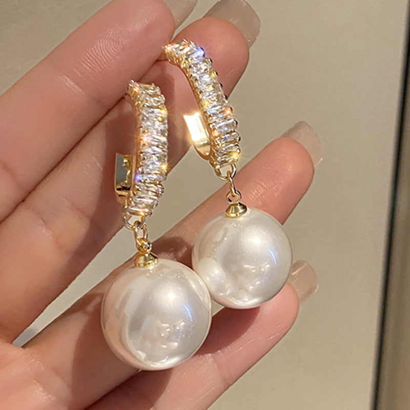 Stunning Pearl Earrings Adorned with Dazzling Zirconia