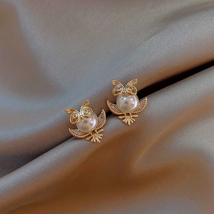 Stunning Golden Owl Earrings for a Touch of Elegance