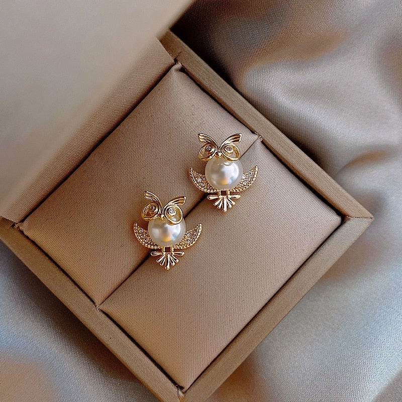 Stunning Golden Owl Earrings for a Touch of Elegance