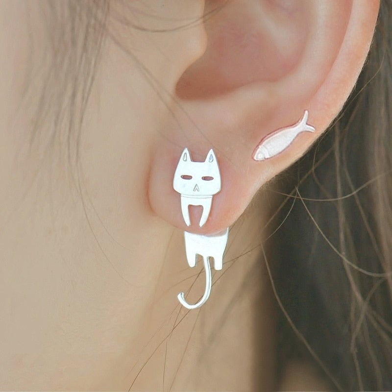 Charming Climbing Kittens Design: Stunning Silver Earrings