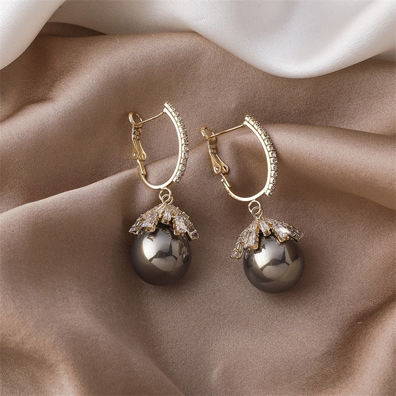 Elegant Malia Pearl Earrings for a Timeless Look
