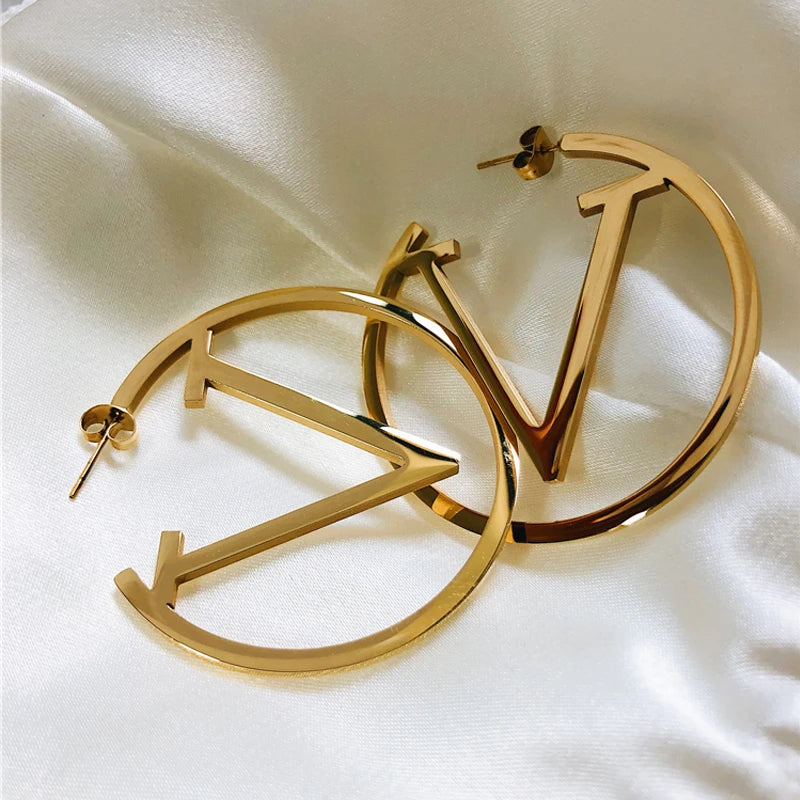 Edgy Golden Punk V Earrings – Unleash Your Bold Style!