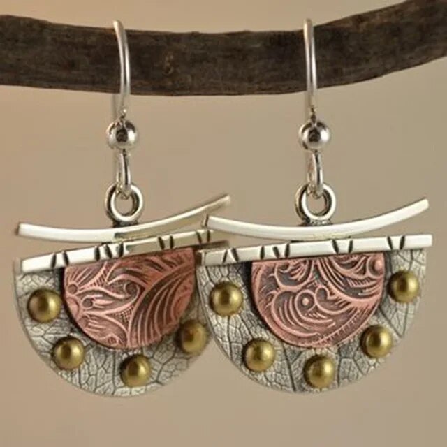 Chic Vintage Brown Half-Moon Earrings for an Enduring Style