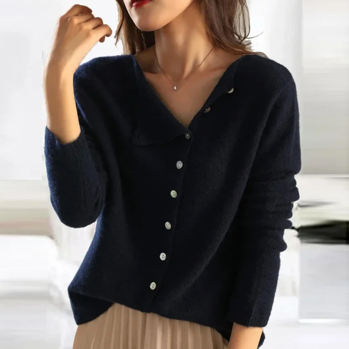 Stylish Anthracite Cardigan with Buttons – Perfect for a Elegant and Comfortable Look
