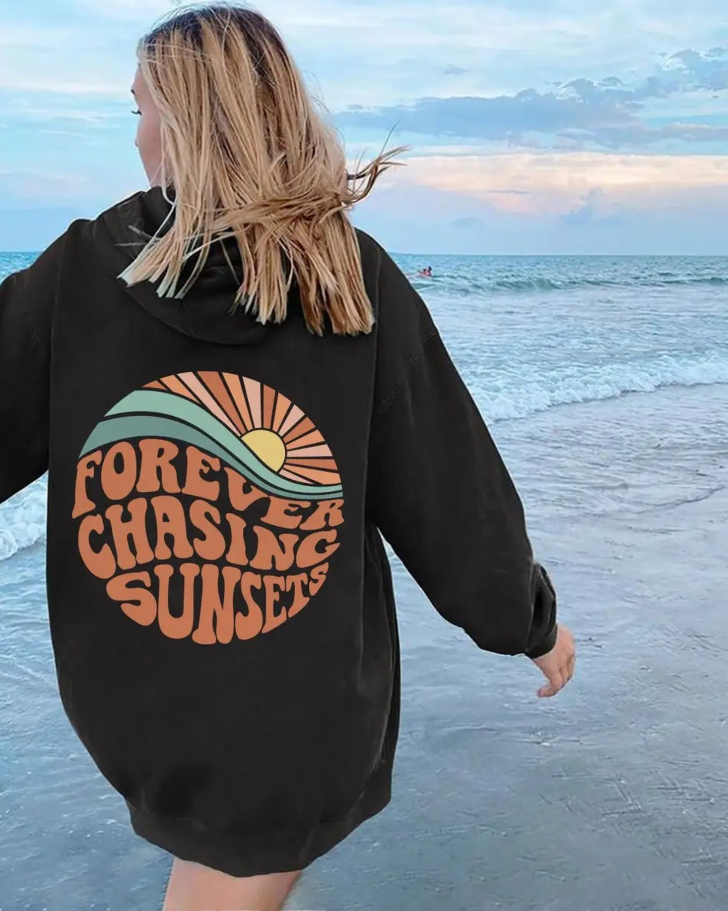 Kira - Stylish Hoodie "Forever chasing sunsets"