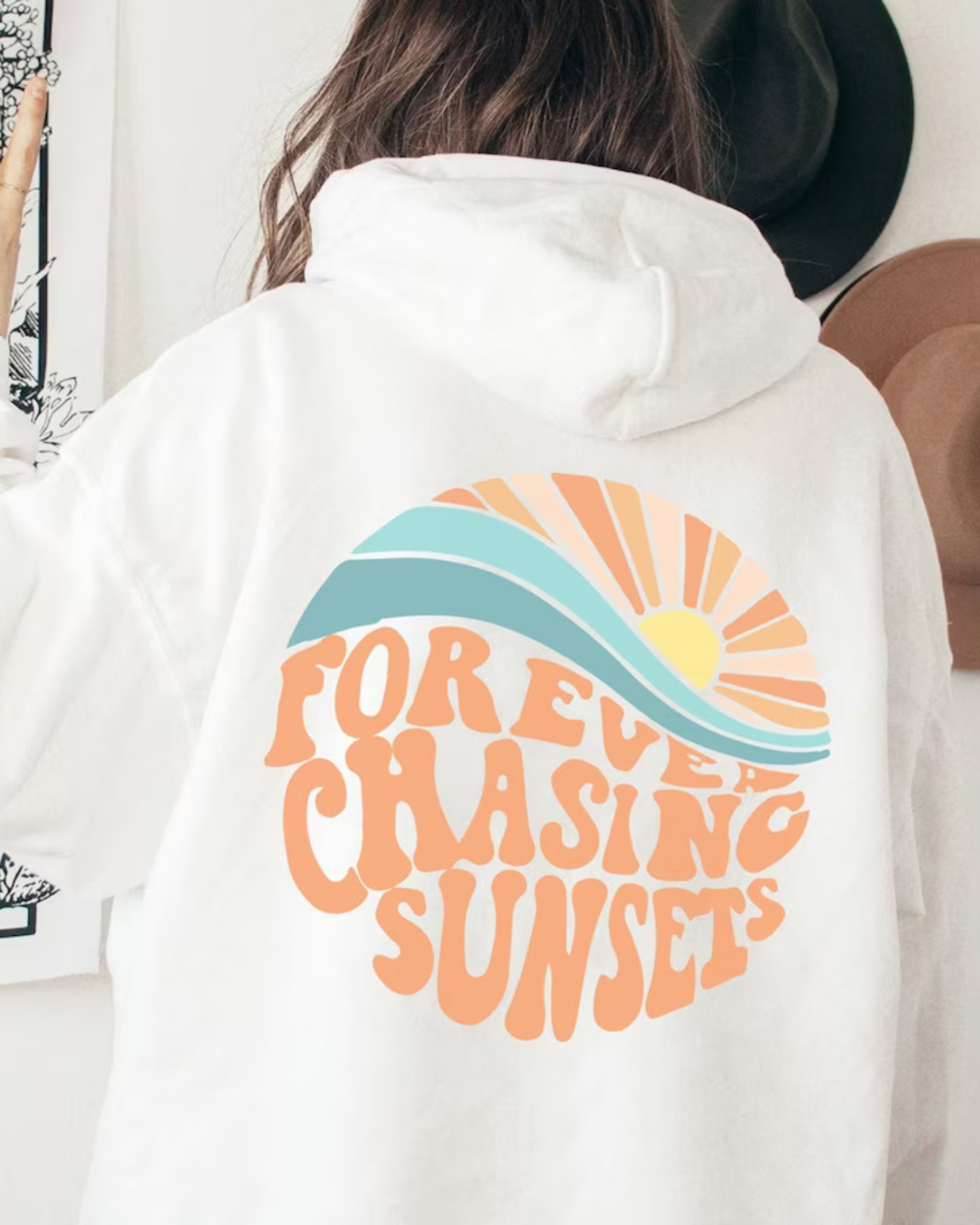 Kira - Stylish Hoodie "Forever chasing sunsets"