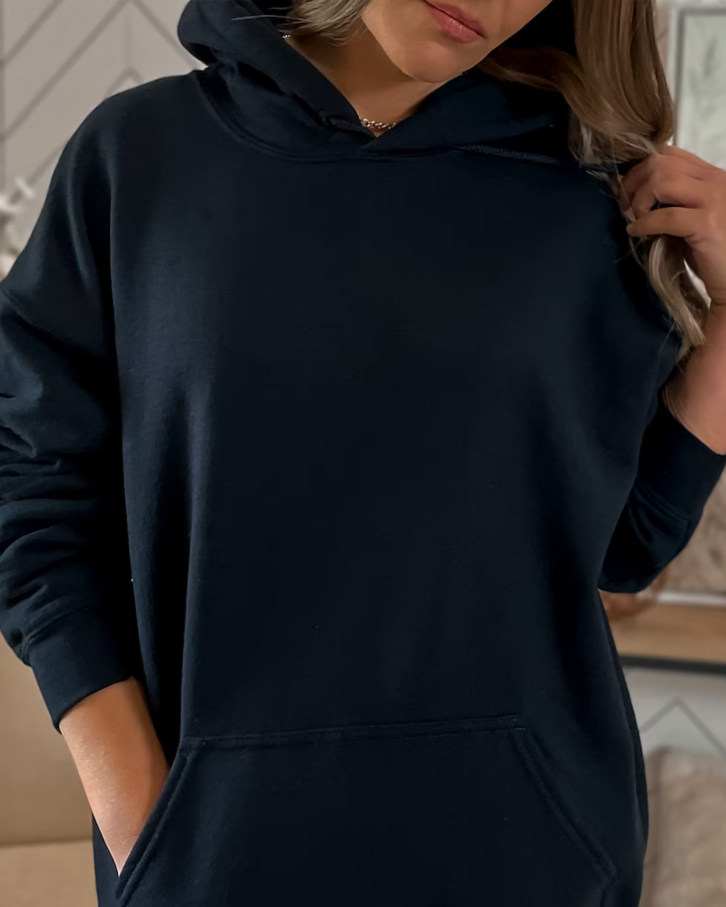 Kira - Stylish Hoodie "Forever chasing sunsets"