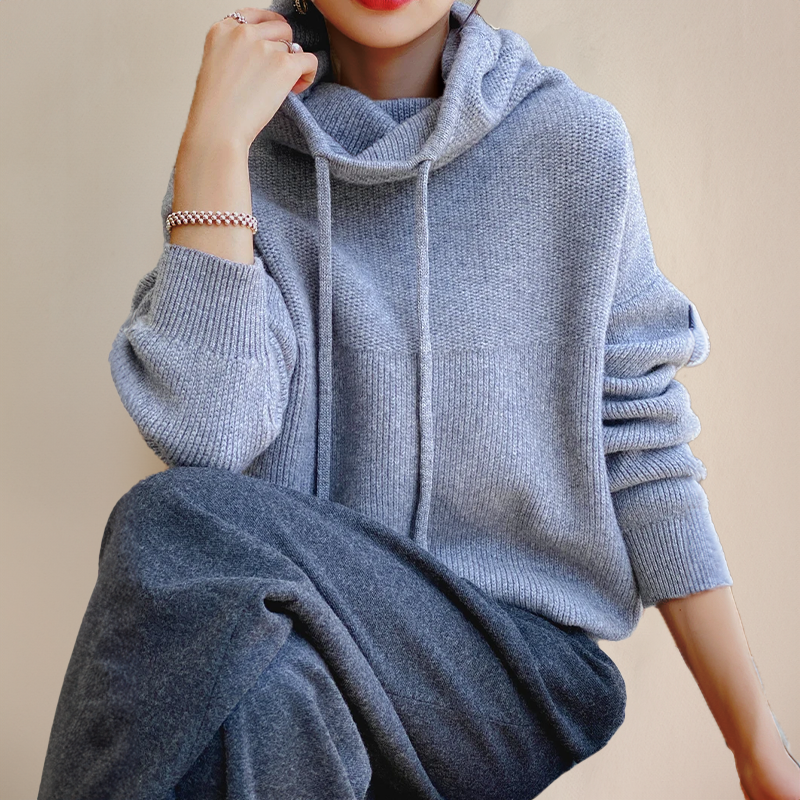 Charlotte | Elegant turtleneck sweater made of luxurious merino wool