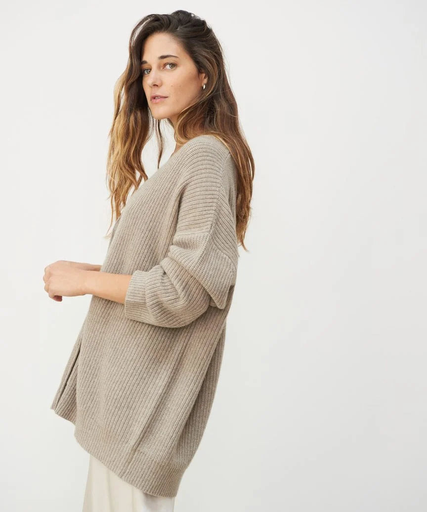 Lightweight cardigan – elegance and comfort for everyday wear