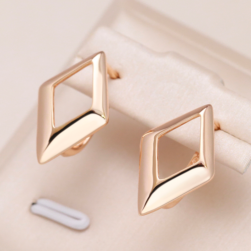 Chic Golden Geometric Earrings Perfect for Every Occasion