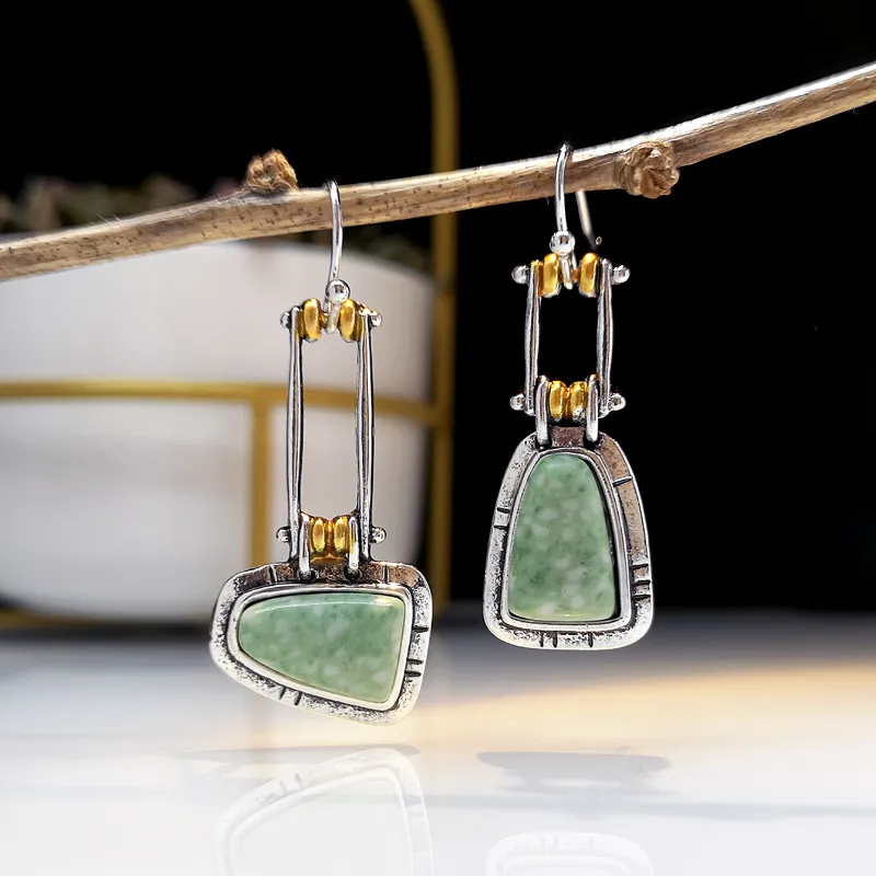 Elegant Radiant Green Earrings to Illuminate Your Style