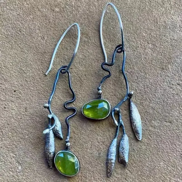 Chic Vintage Emerald Crystal Earrings