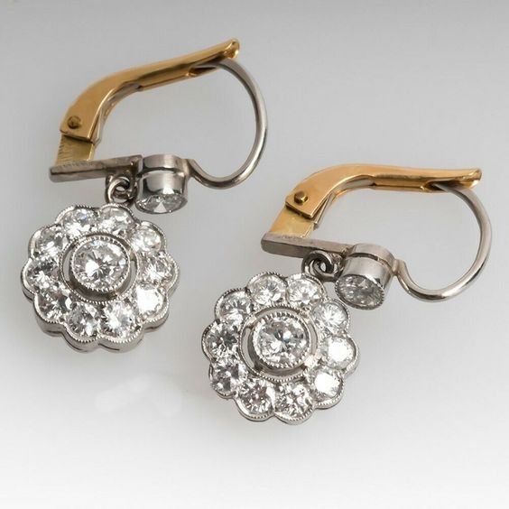 Timeless Glamour: Stunning Vintage Crystal Earrings