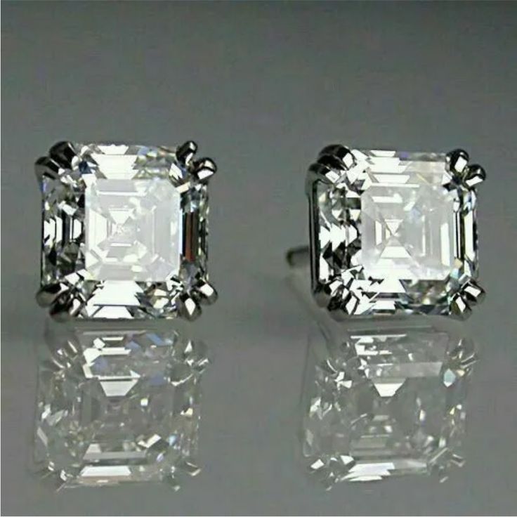 Elegant Vintage Cubic Zirconia Earrings in Silver