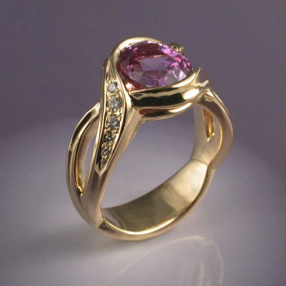 Stunning Vintage Gold Ring with Garnet and Zirconia Crystals