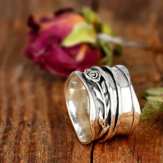 Elegant Vintage Silver Floral Ring