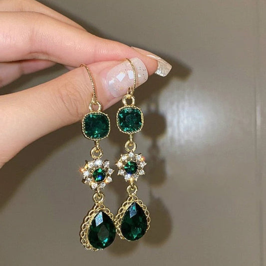 Chic Vintage Green Crystal Earrings for a Timeless Look