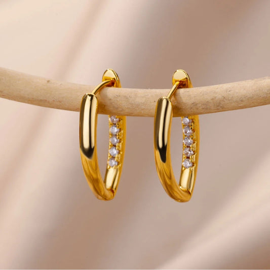 Stunning Gold Earrings Adorned with Dazzling Zirconia Stones