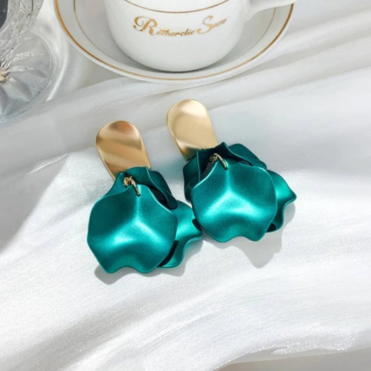 Chic Gold Earrings Adorned with Graceful Blue Petals