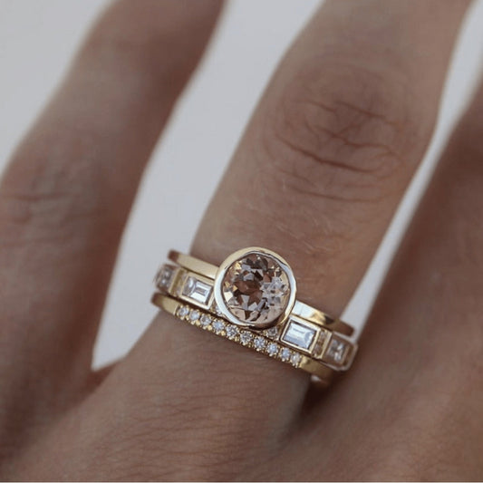 Elegant vintage ring with sparkling golden zirconium