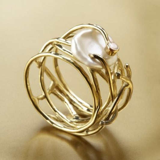 Elegant Vintage Gold Ring with Fine Pearls