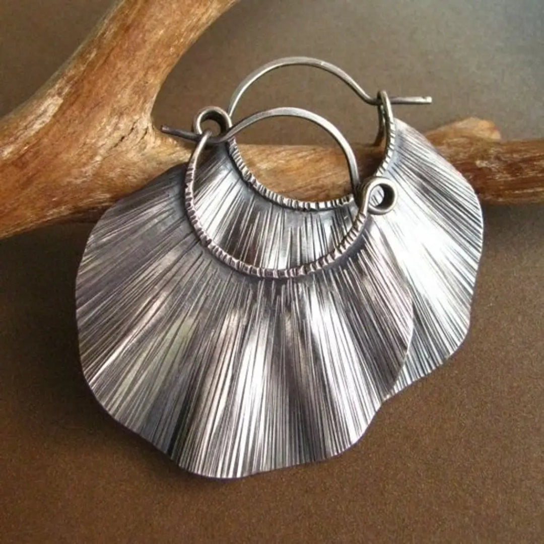 Chic Vintage Silver Shell Earrings to Add a Touch of Elegance