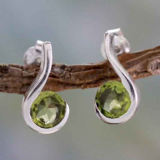 Chic Vintage Silver Earrings Adorned with Olive Zirconia