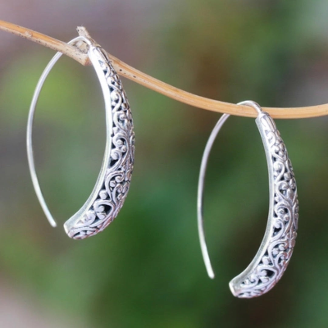 Charming Silver-Plated Vintage Ivy Earrings for a Touch of Elegance