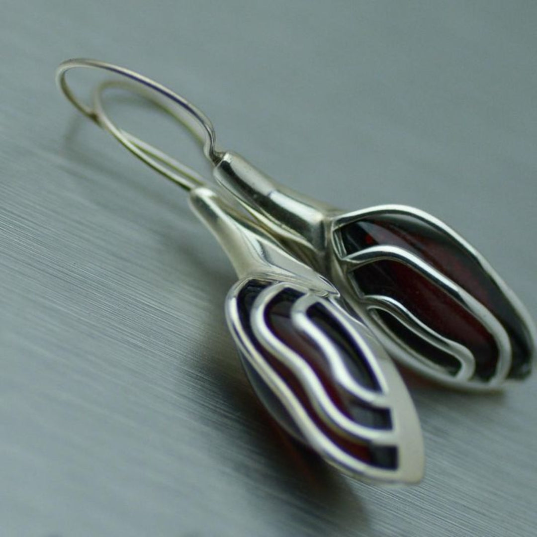 Chic Vintage Dark Red Gemstone Earrings with Stunning Silver Highlights