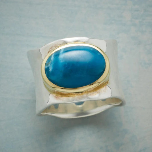 Stunning Vintage Blue Oval Silver Ring