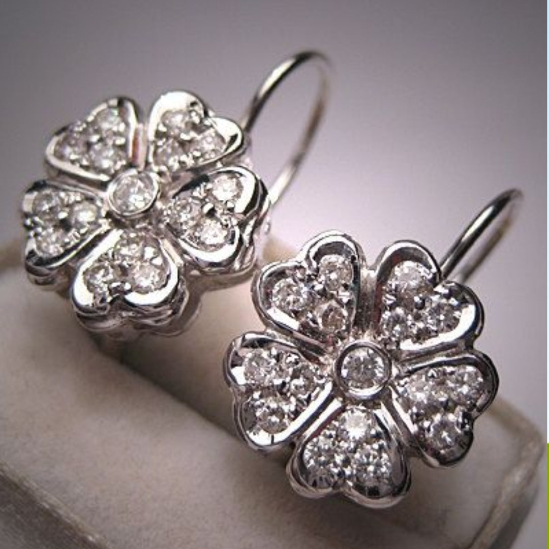 Delightful Vintage Daisy Earrings with a Pop of Brightness