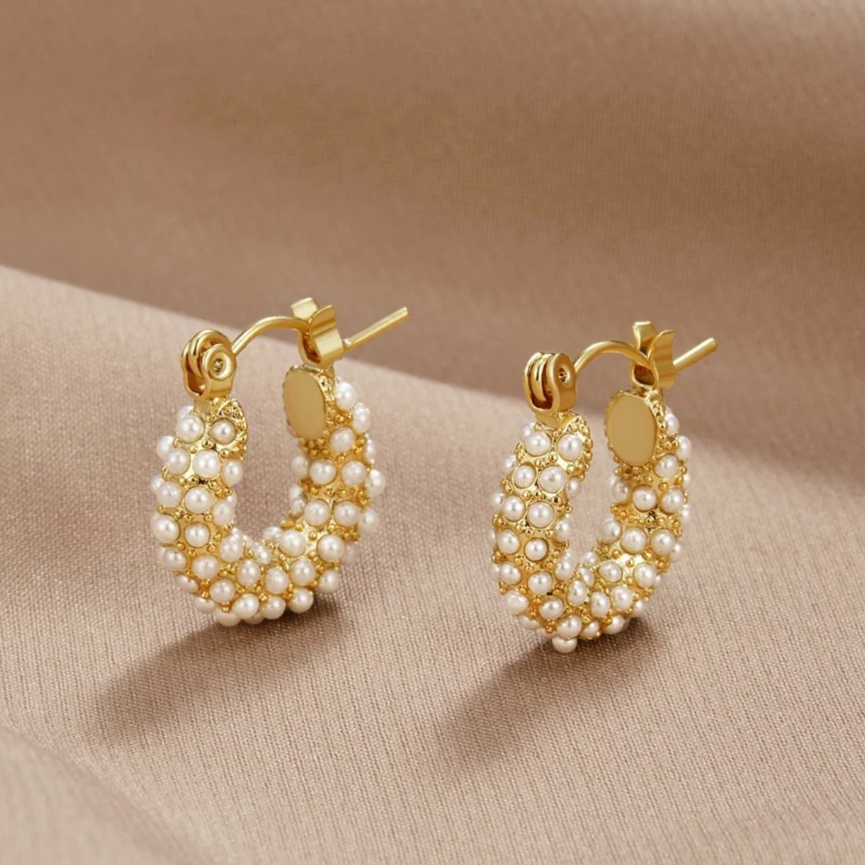 Elegant pearl earrings with fine gold plating