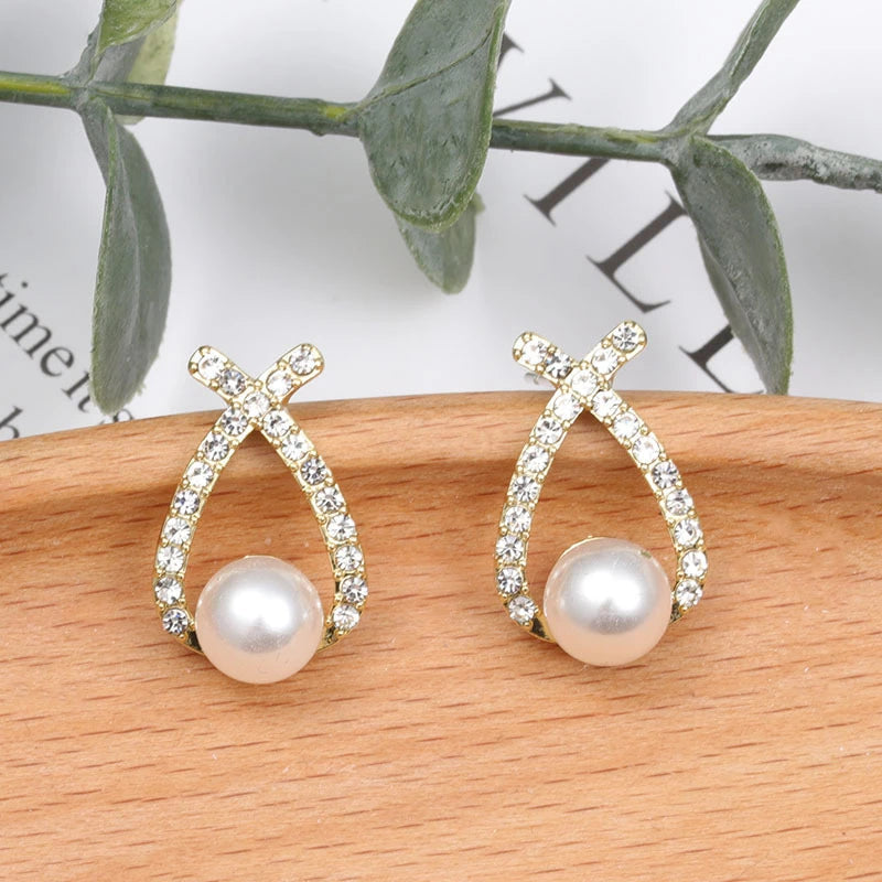 Sparkling Pearl Earrings with Glamour Effect