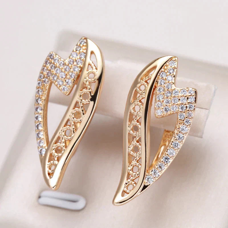 Elegant Vintage-Style Golden Earrings Adorned with Dazzling Zirconia Stones