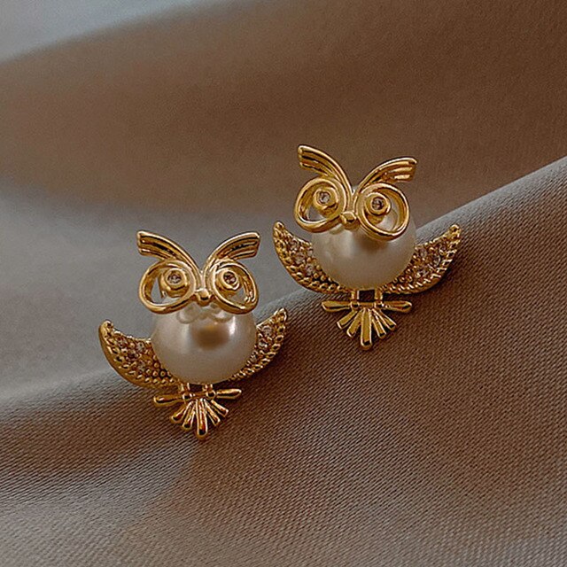 Stunning Gold Owl Earrings for a Touch of Elegance