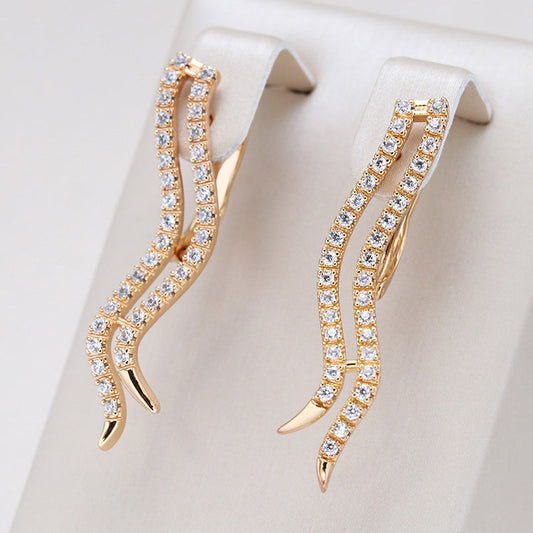 Sophisticated Gold Earrings in a Stunning Wave Design