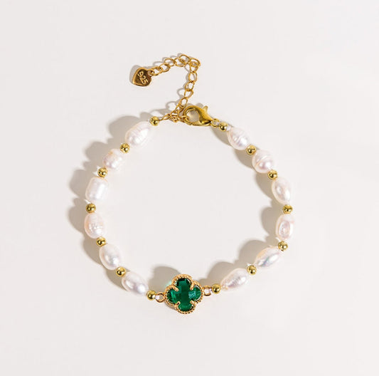 Elegant Emerald Clover Leaf Pearl Bracelet