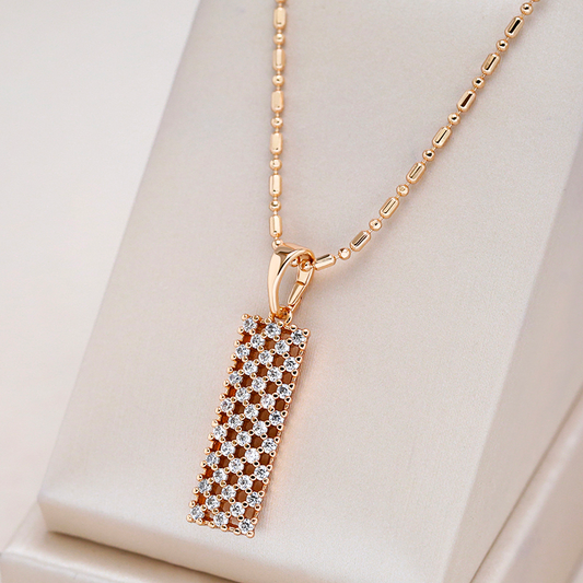 Elegant gold-plated necklace with sparkling zirconia stones