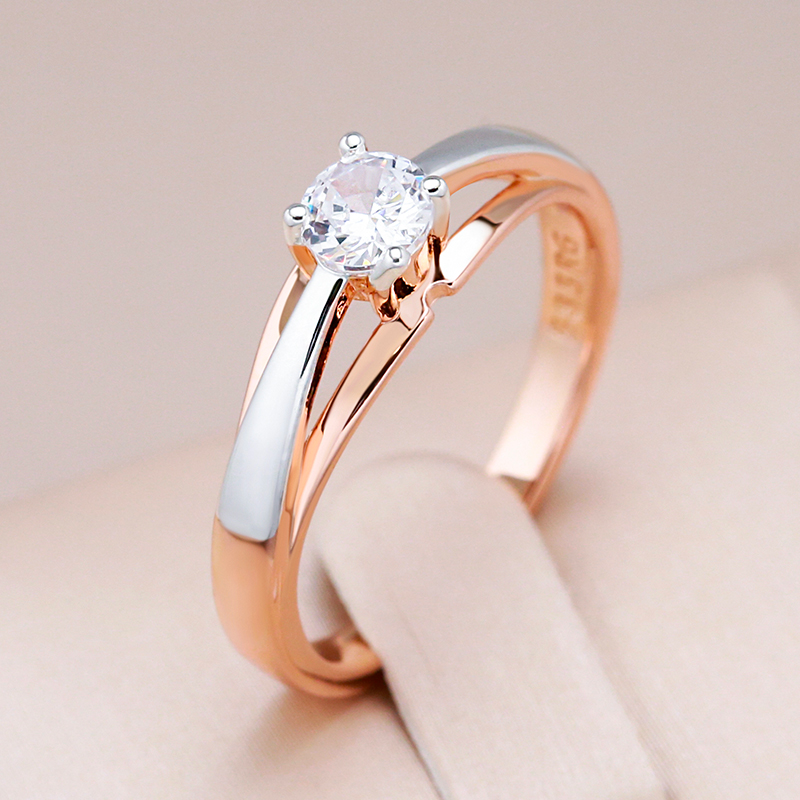 Elegant Ring with Shining White Crystal