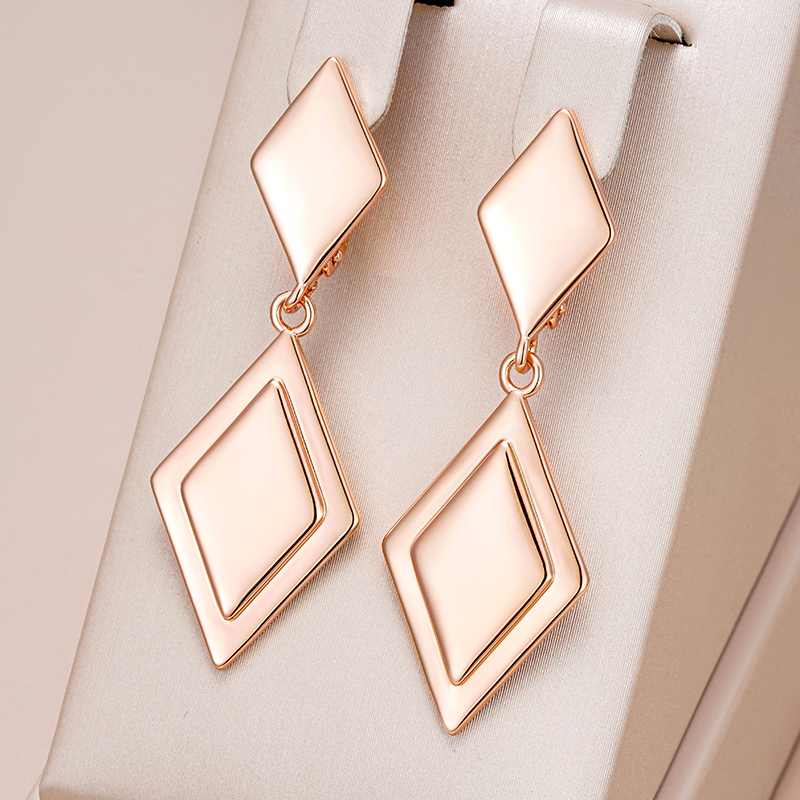 Chic Geometric Gold-Plated Earrings for a Touch of Elegance