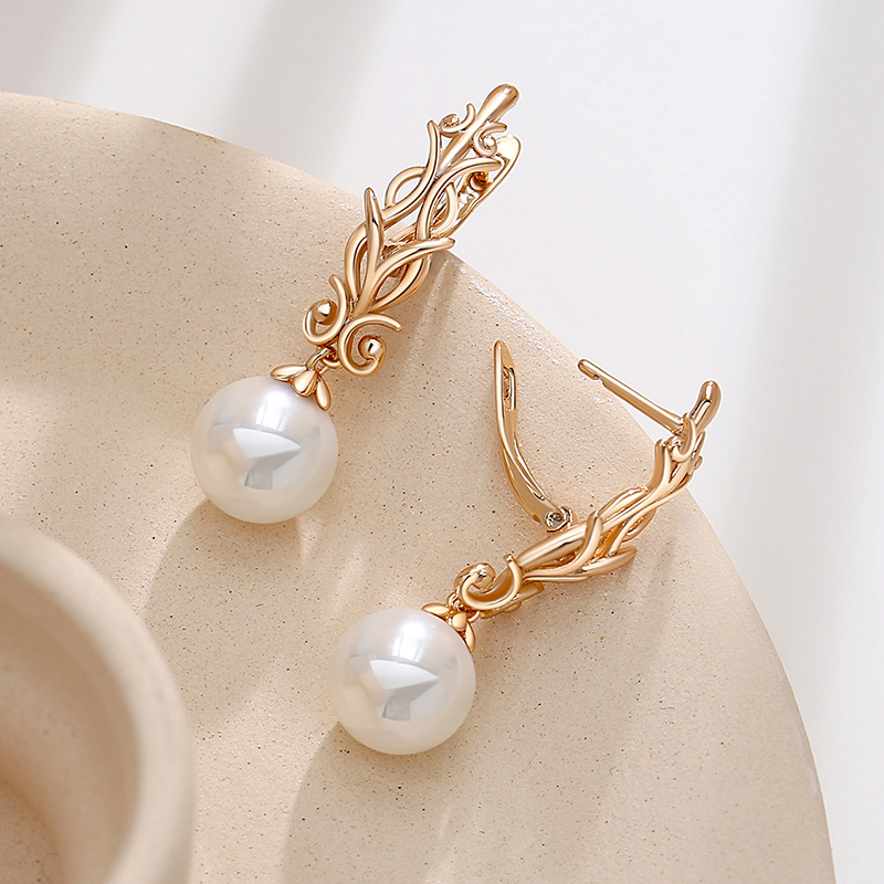 Enchanted Forest-Inspired Earrings with Elegant Golden Pearls