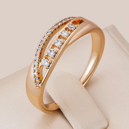 Elegant gold ring with sparkling zirconia embellishment