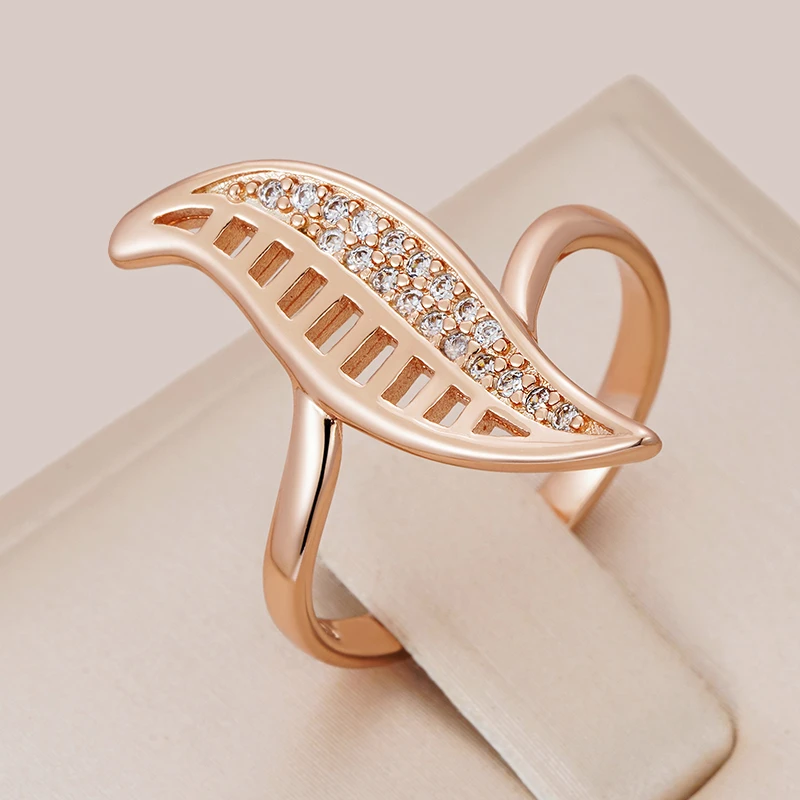 Elegant Gold Leaf Ring in Radiant Shine