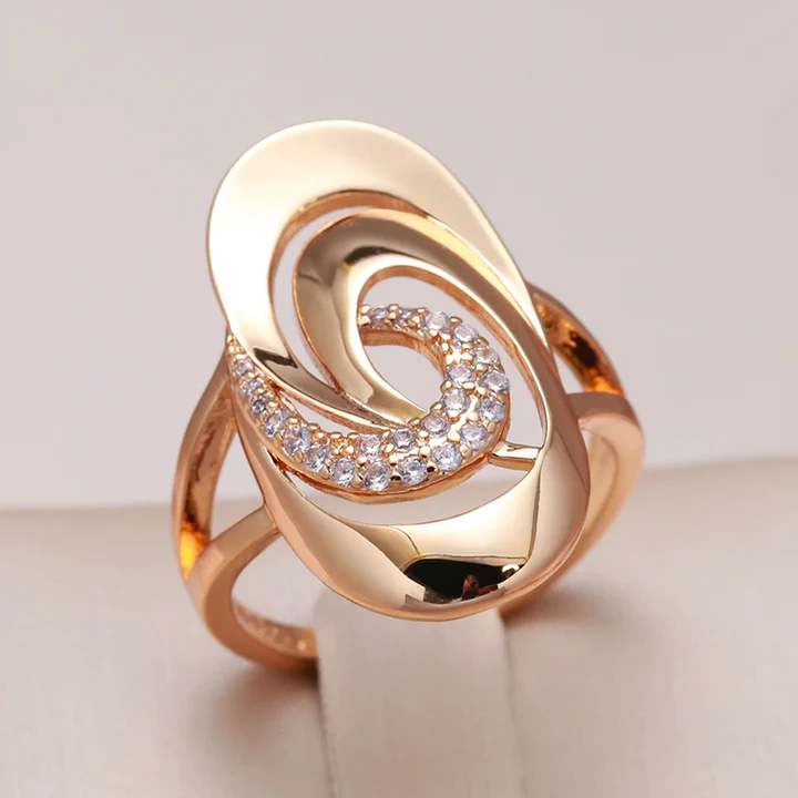 Chic Zirconia Ring with Elegant Gold Finish