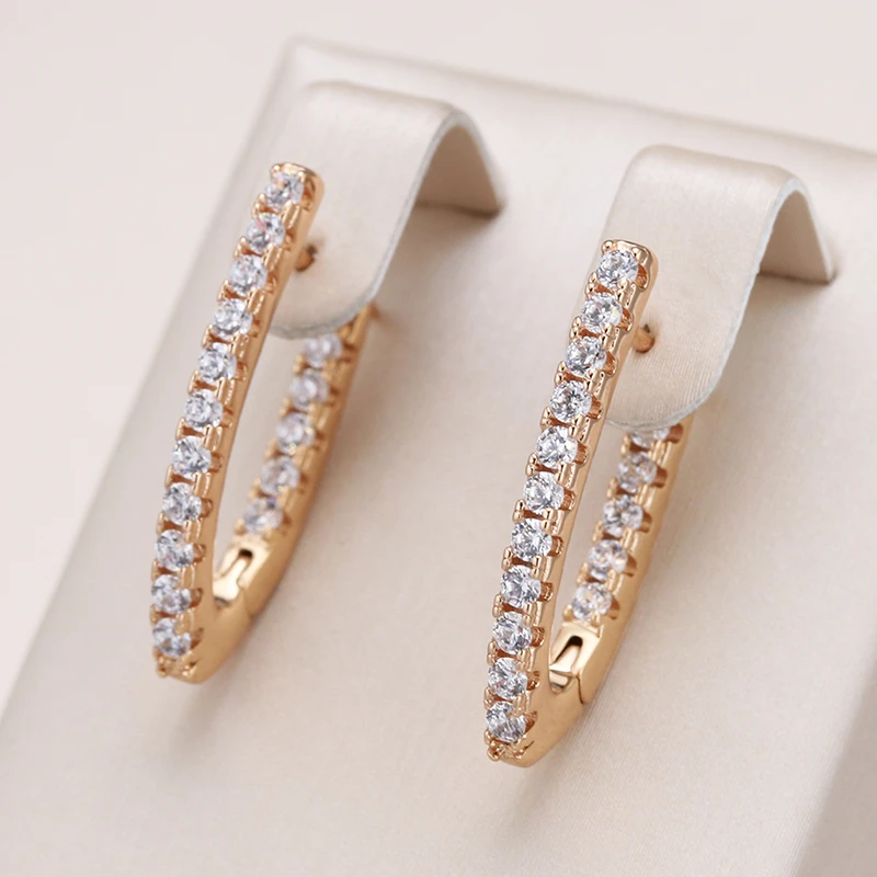 Chic Gold Radiant Point Earrings for a Touch of Elegance