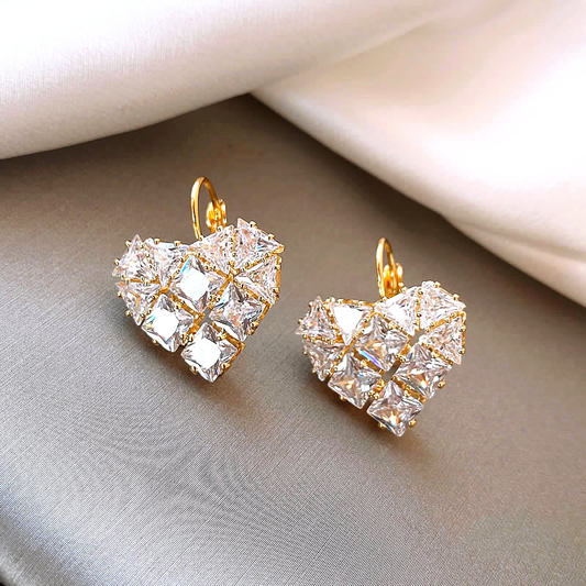 Stunning Crystal Heart Earrings to Add a Touch of Elegance