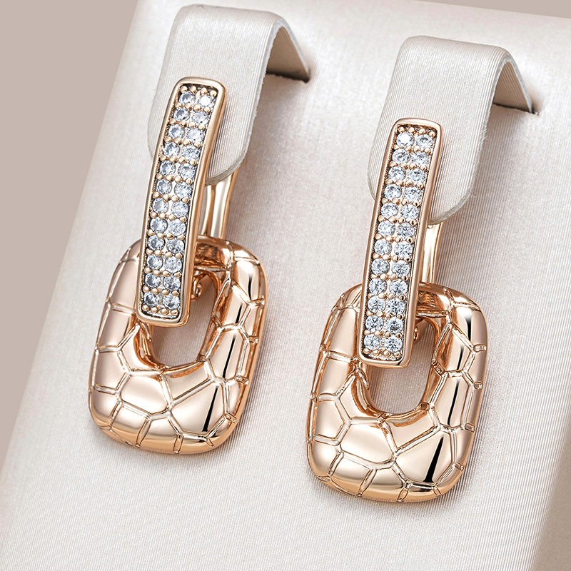 Stunning Golden Shimmer Earrings for an Unforgettable Look