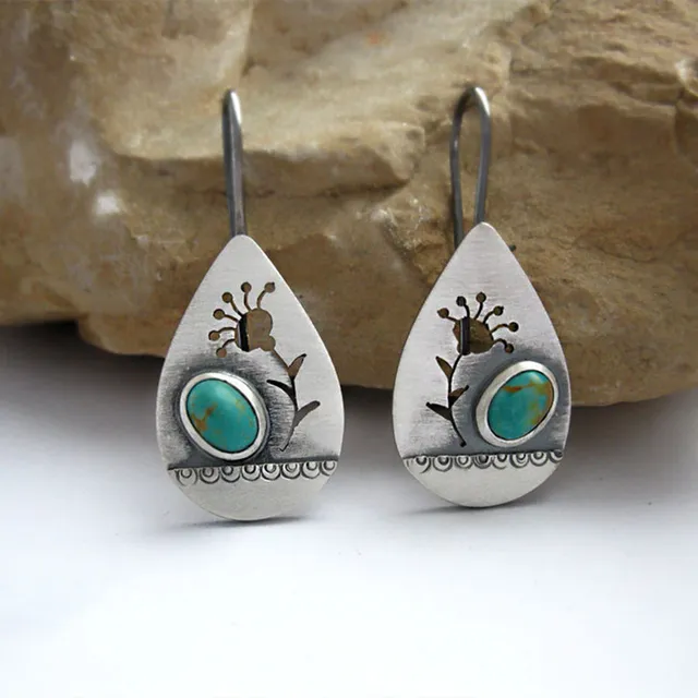 Chic Vintage-Inspired Turquoise Floral Drop Earrings